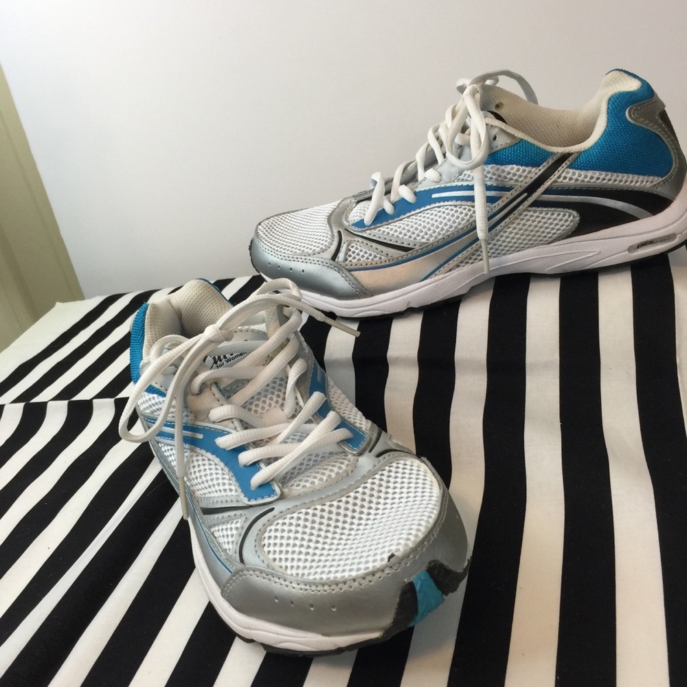 Curves for Women Athletic Shoes Size 10